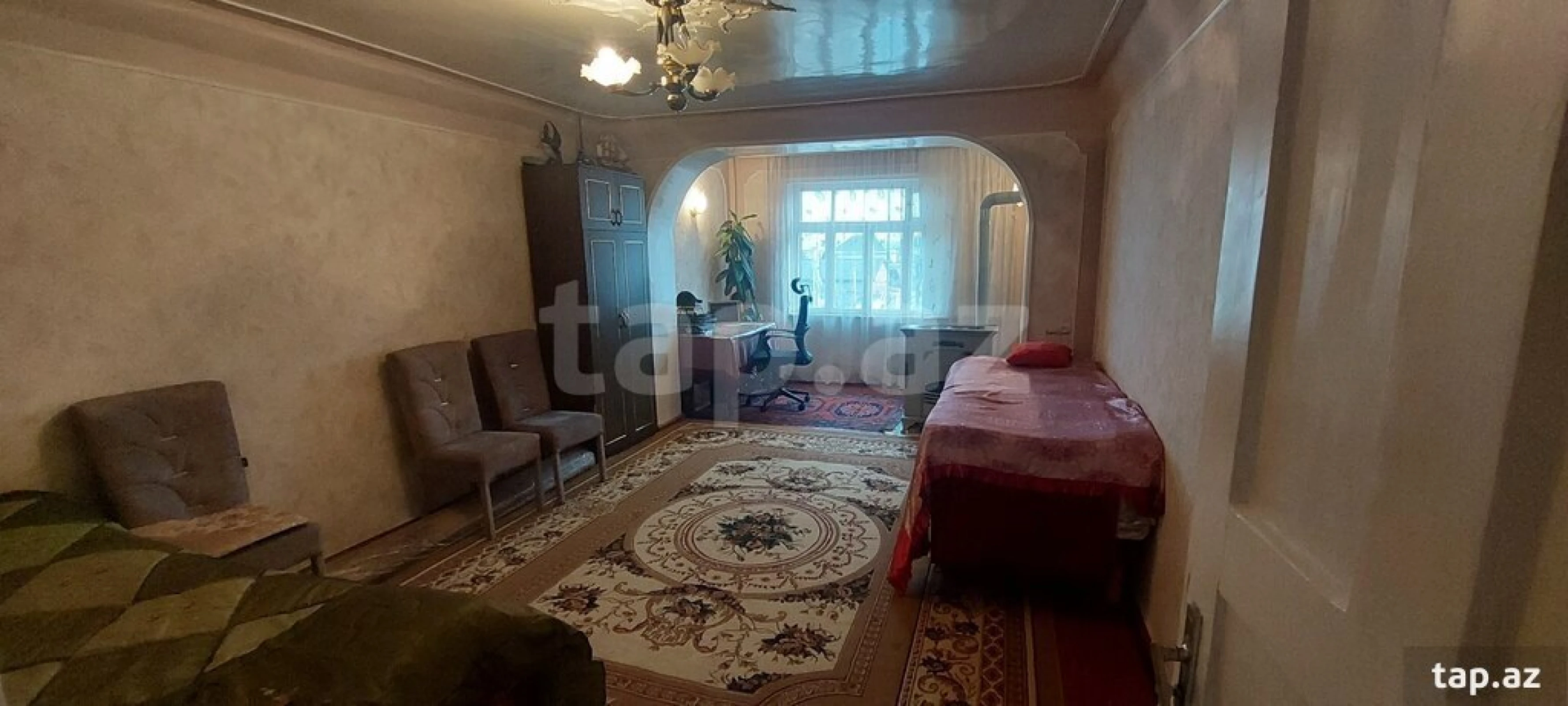 Satılır 4 otaqlı mənzil 98 m²