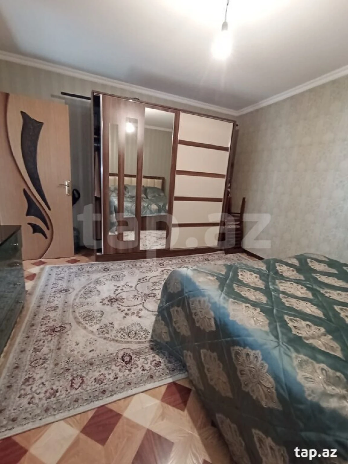 Satılır 9 otaqlı həyət evi 250 m²