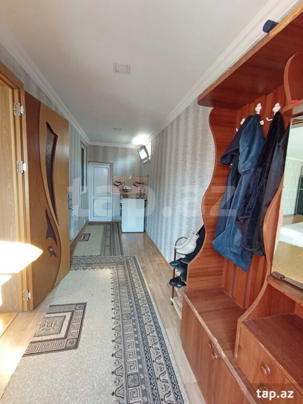 Satılır 9 otaqlı həyət evi 250 m²