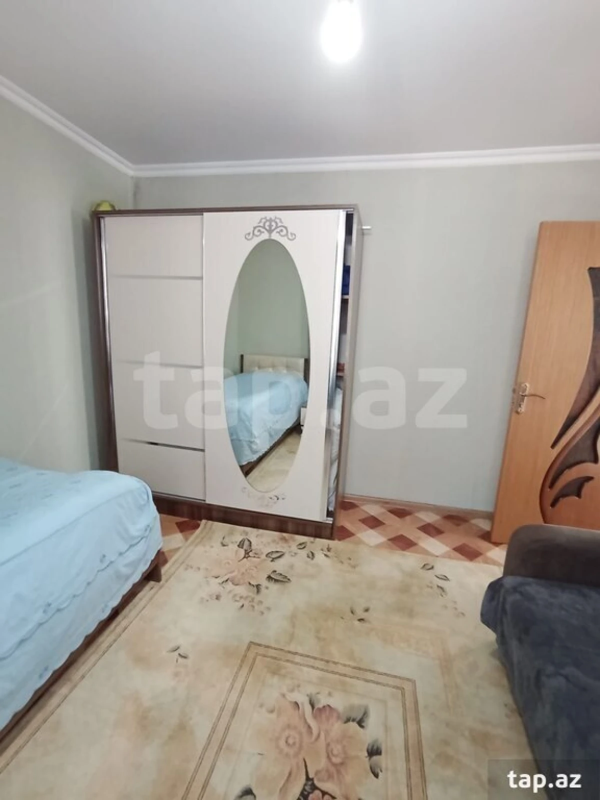 Satılır 9 otaqlı həyət evi 250 m²