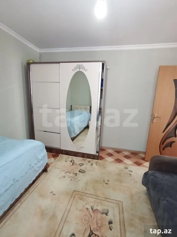 Satılır 9 otaqlı həyət evi 250 m²