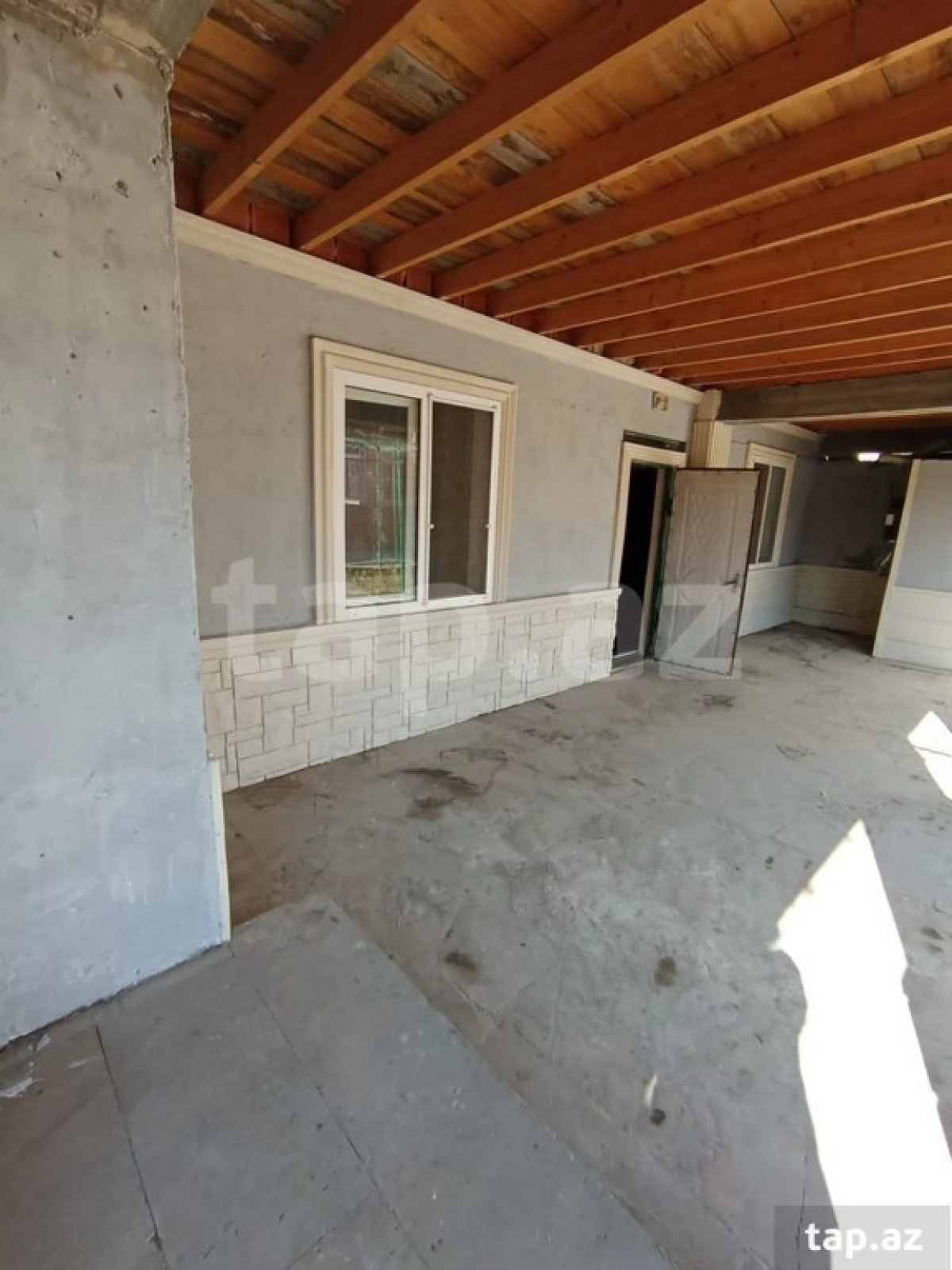 Satılır 9 otaqlı həyət evi 250 m²