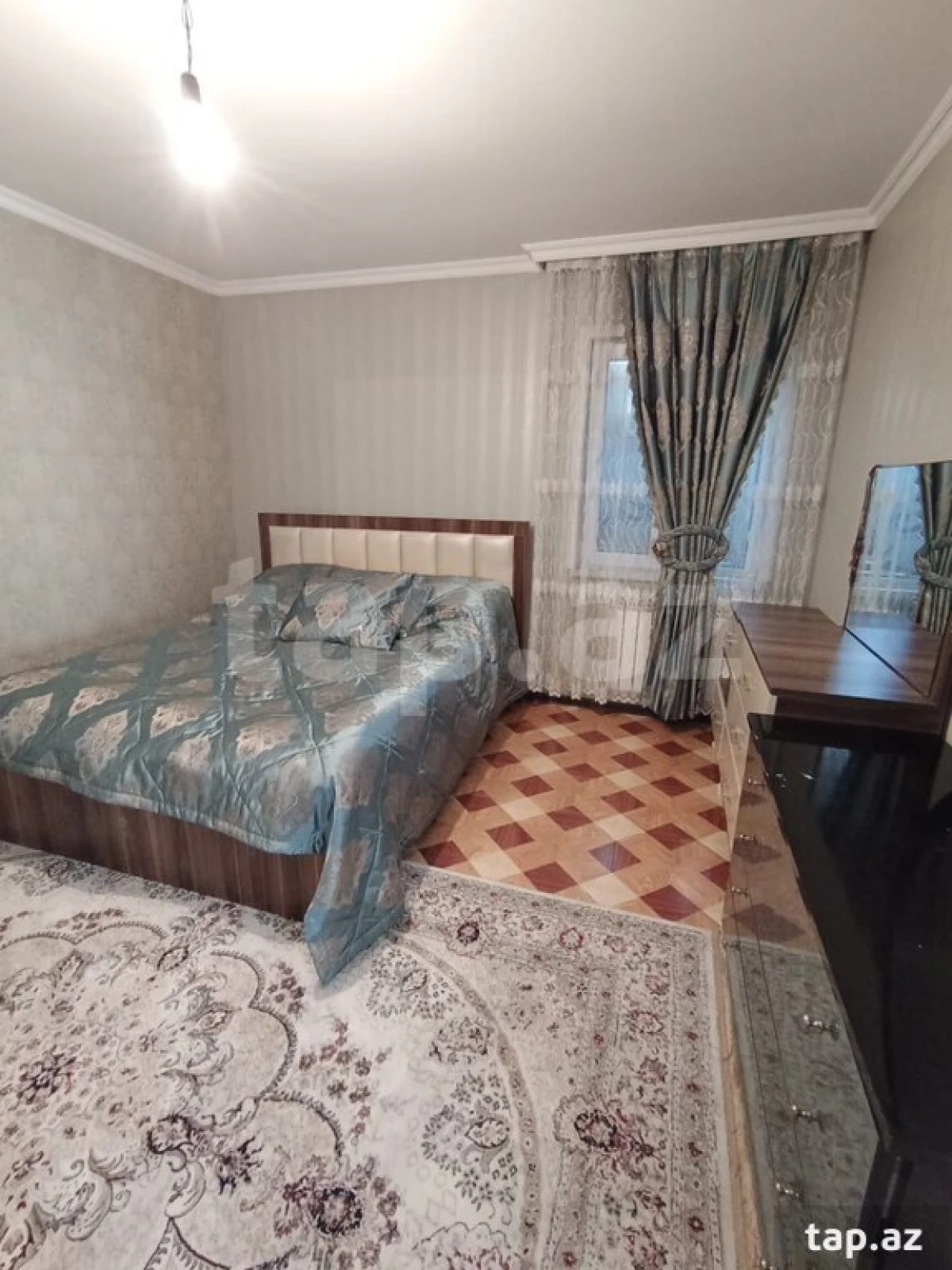 Satılır 9 otaqlı həyət evi 250 m²
