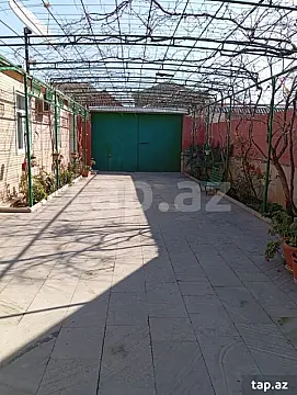 Satılır 9 otaqlı həyət evi 250 m²