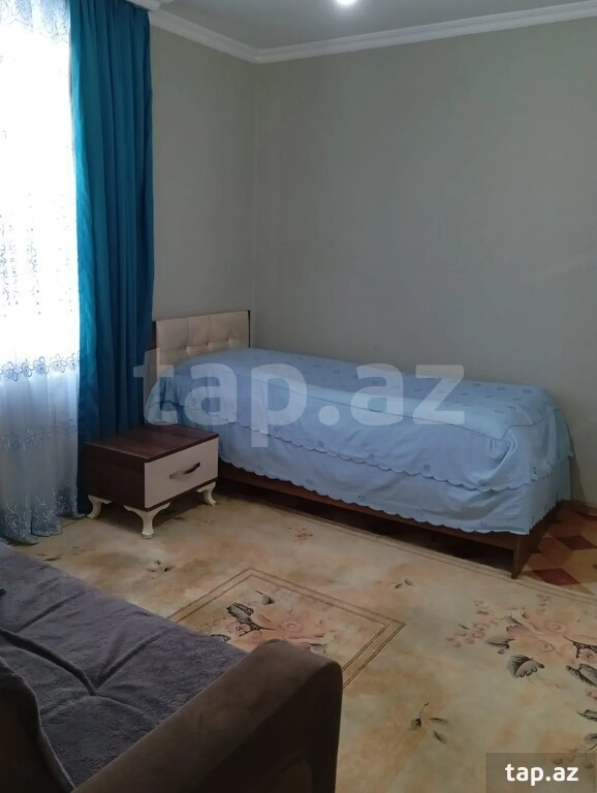 Satılır 9 otaqlı həyət evi 250 m²