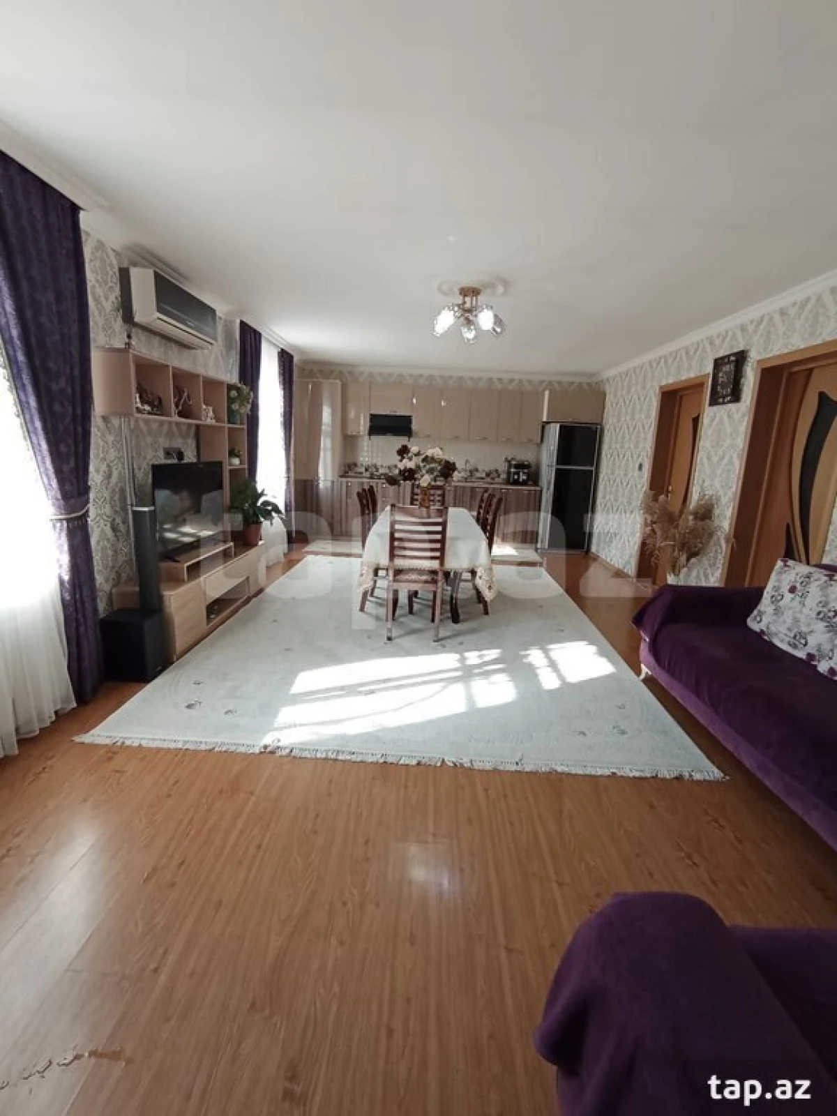 Satılır 9 otaqlı həyət evi 250 m²