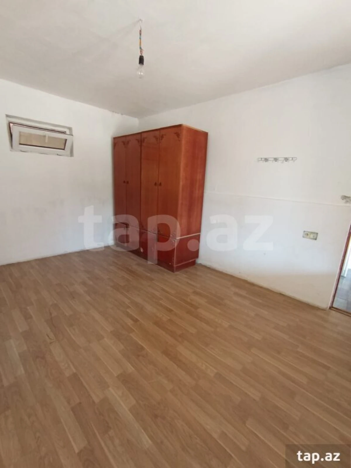 Satılır 9 otaqlı həyət evi 250 m²
