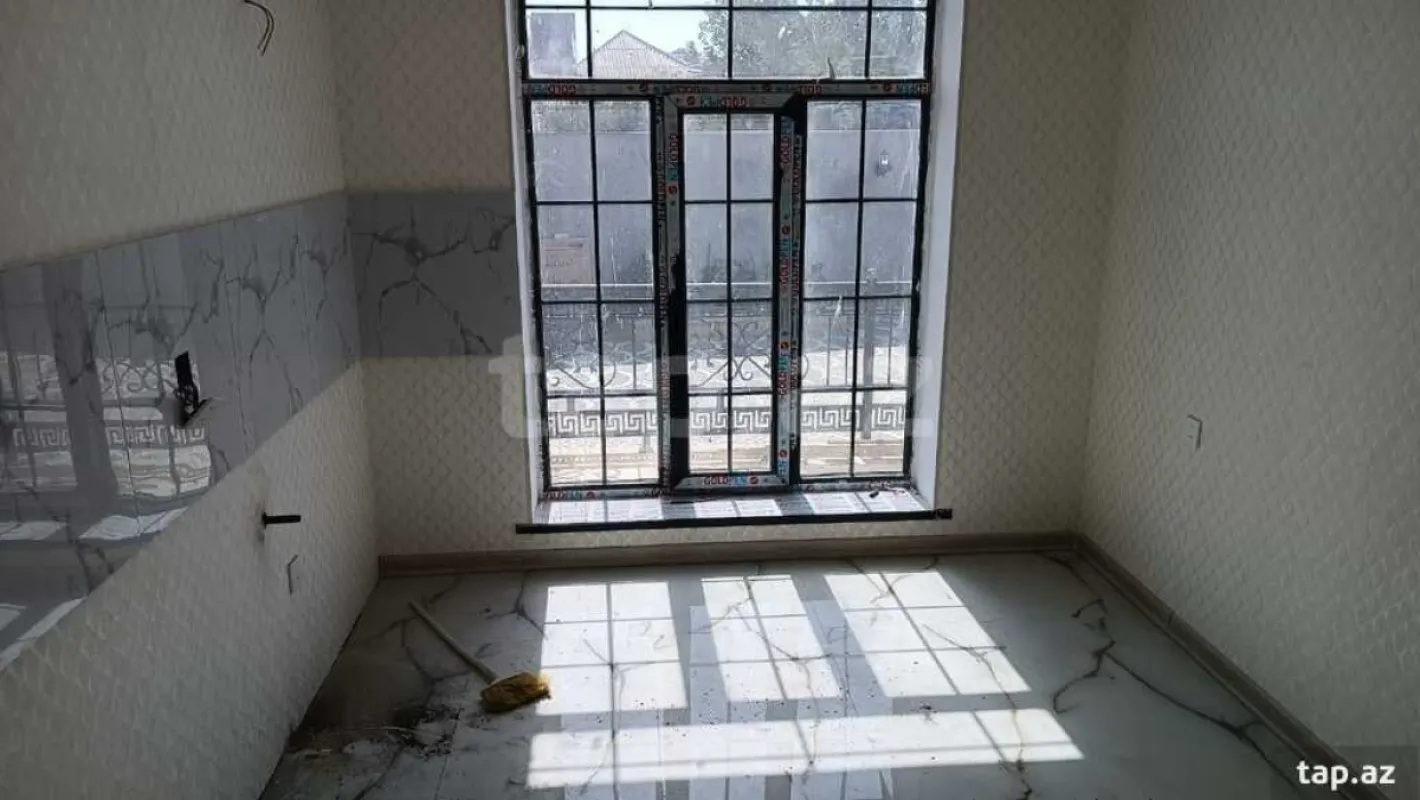 Satılır 4 otaqlı həyət evi