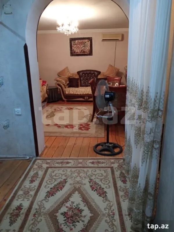 Satılır 5 otaqlı həyət evi 190 m²