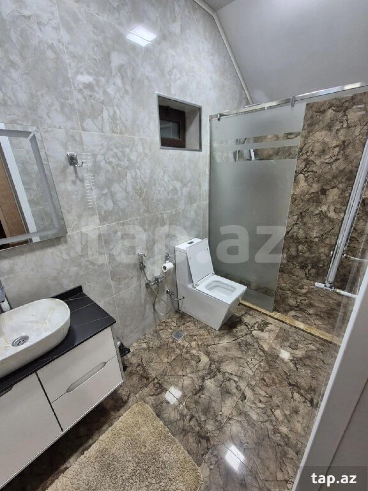Kirayə verilir 5 otaqlı həyət evi 250 m²