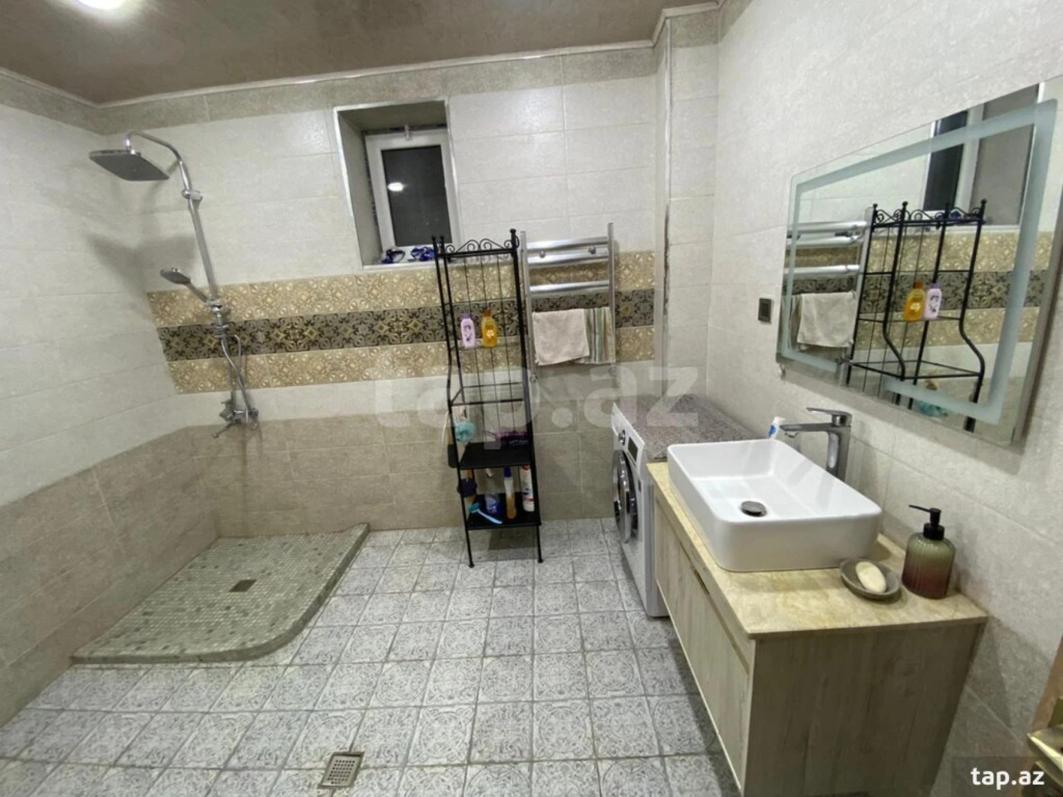 Kirayə verilir 5 otaqlı həyət evi