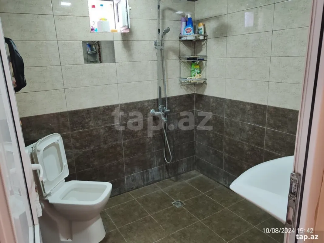 Kirayə verilir 4 otaqlı həyət evi