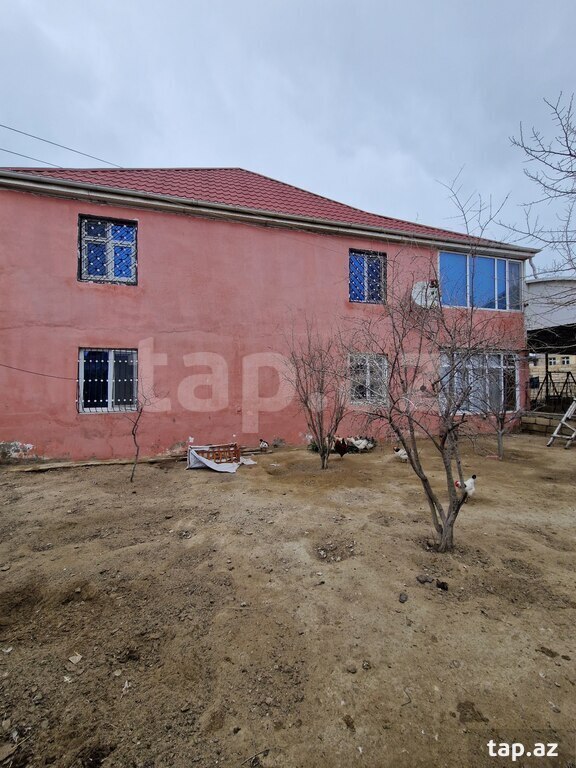 Satılır 7 otaqlı həyət evi 220 m²