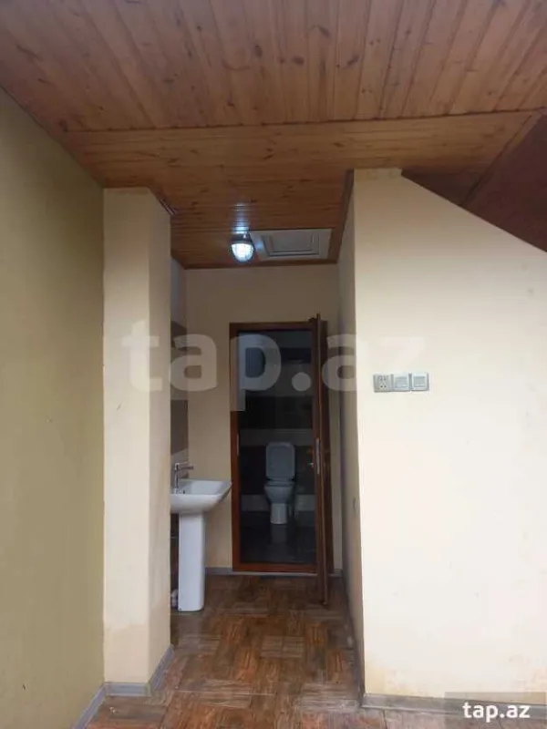 Satılır 5 otaqlı həyət evi