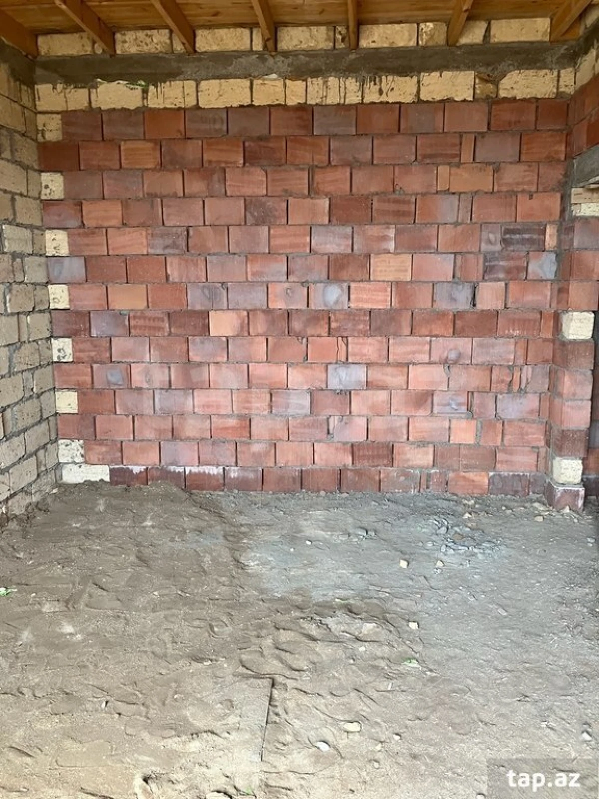 Satılır 4 otaqlı həyət evi