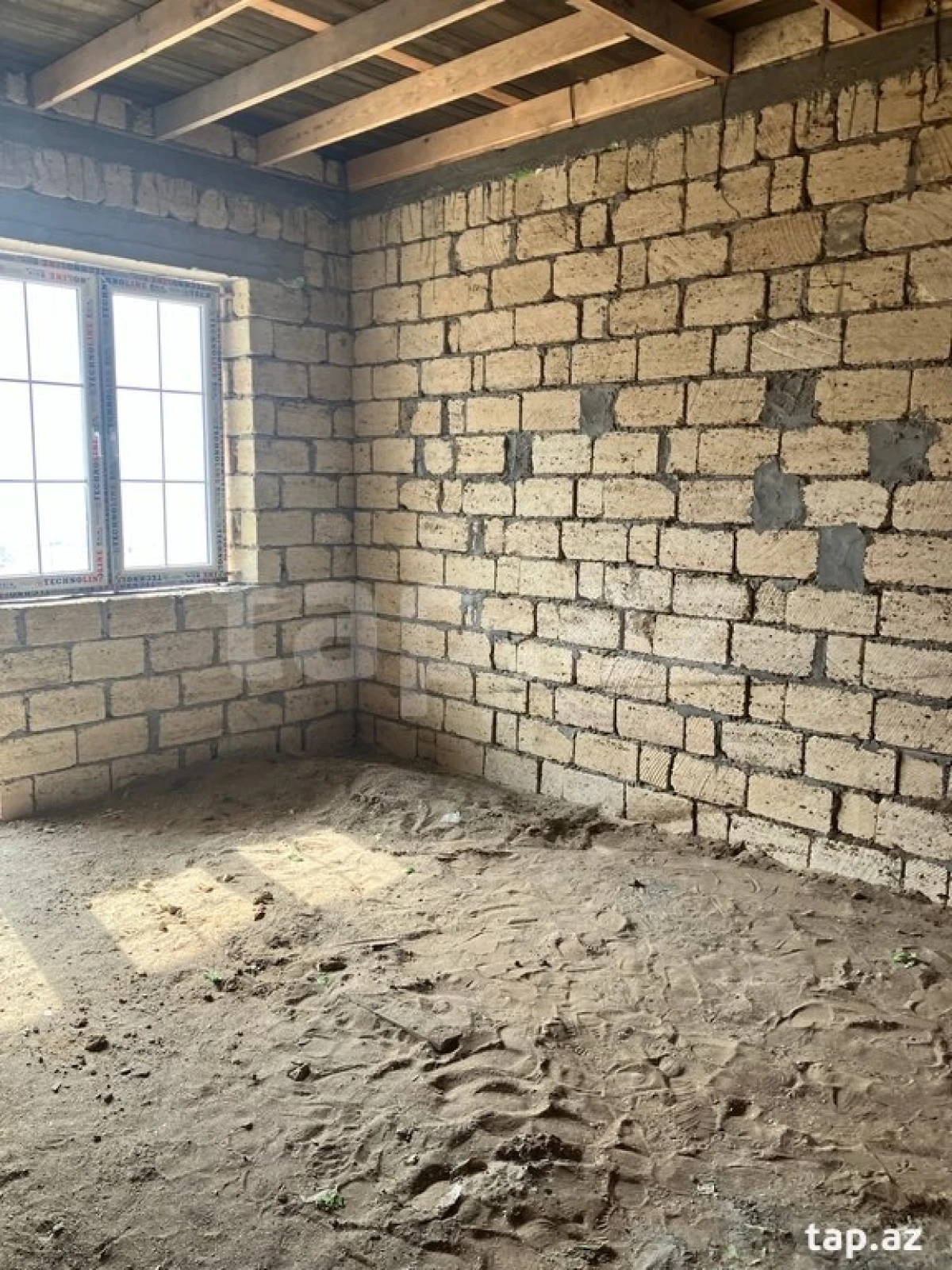 Satılır 4 otaqlı həyət evi