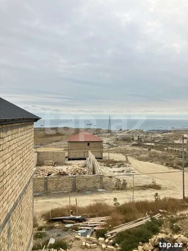 Satılır 4 otaqlı həyət evi