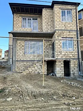 Satılır 4 otaqlı həyət evi