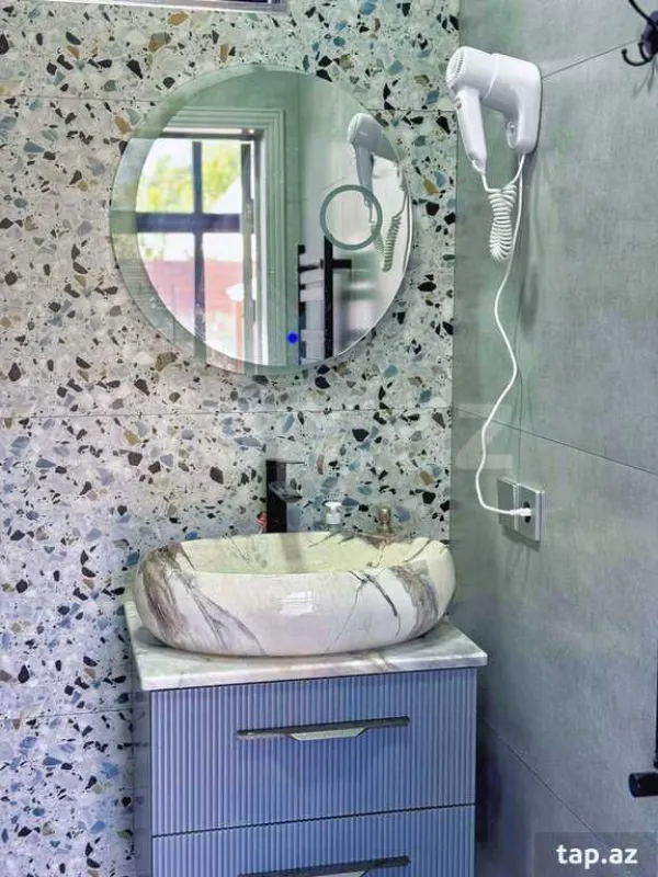 Kirayə verilir 3 otaqlı həyət evi