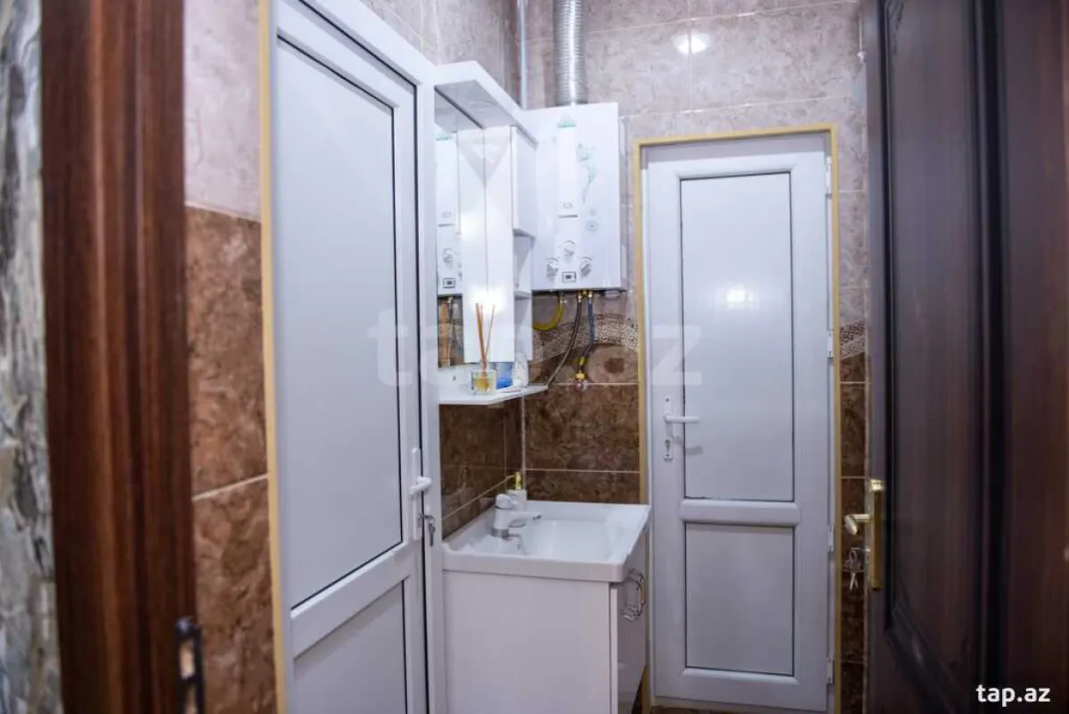 Kirayə verilir 5 otaqlı həyət evi