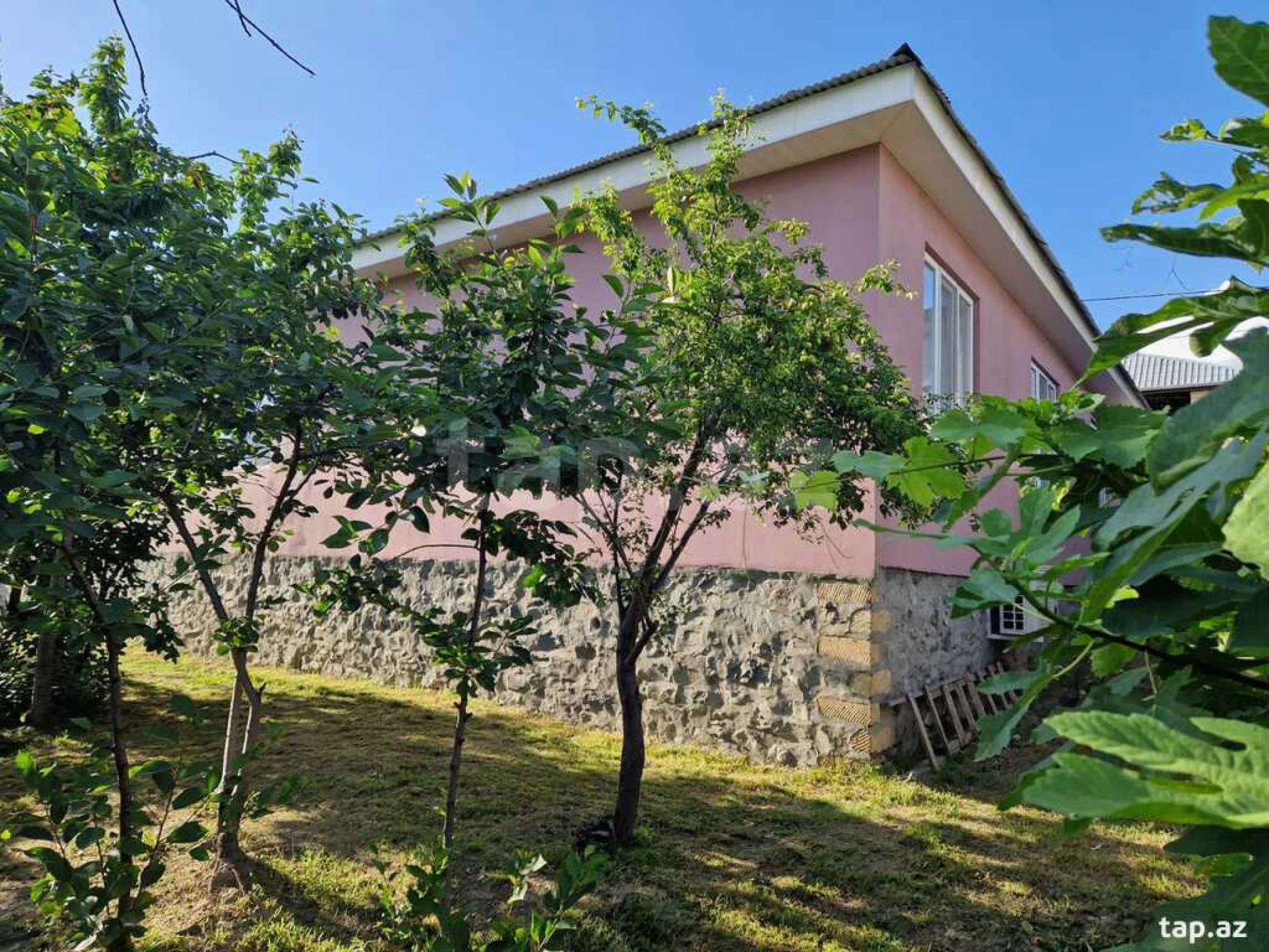 Kirayə verilir 5 otaqlı həyət evi