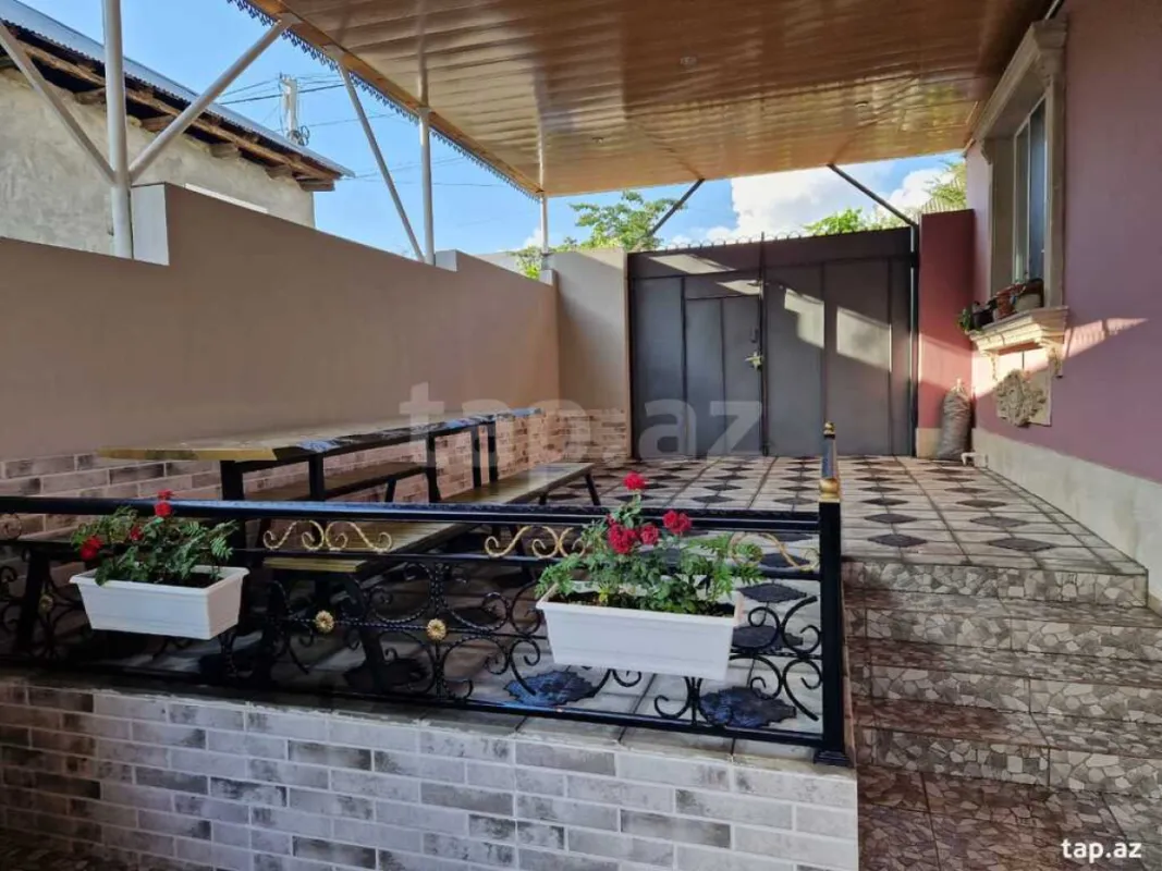 Kirayə verilir 5 otaqlı həyət evi