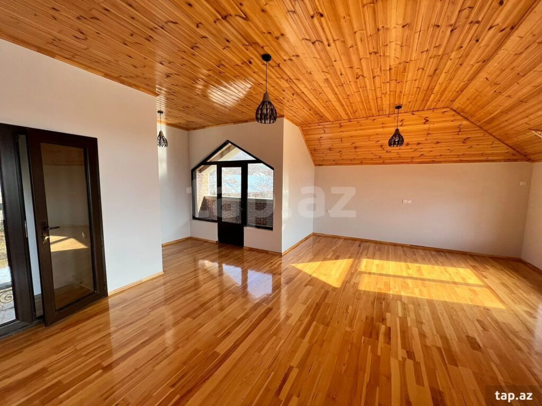 Kirayə verilir 7 otaqlı həyət evi