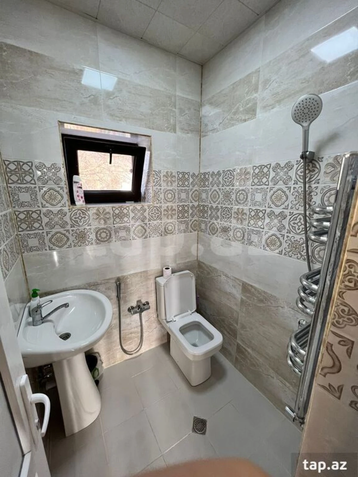 Kirayə verilir 7 otaqlı həyət evi