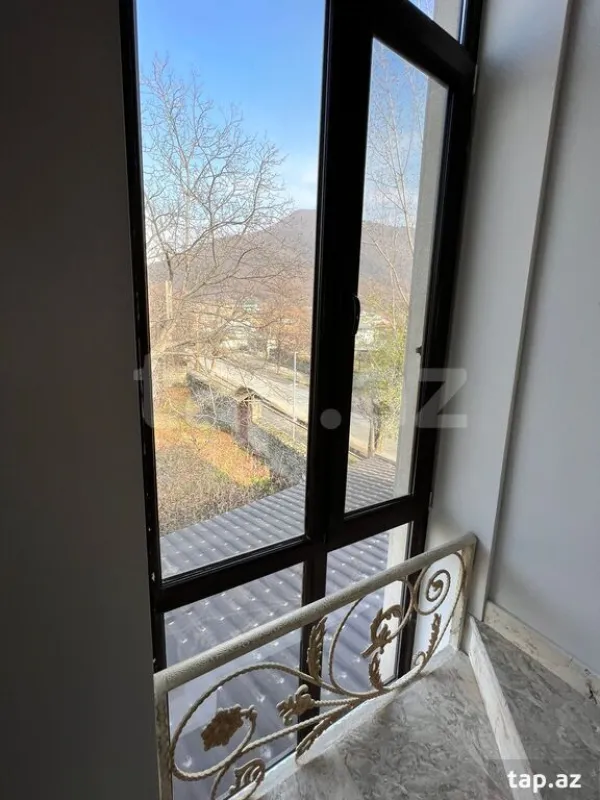 Kirayə verilir 7 otaqlı həyət evi