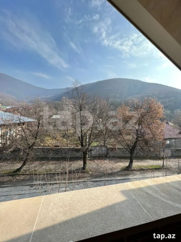 Kirayə verilir 7 otaqlı həyət evi