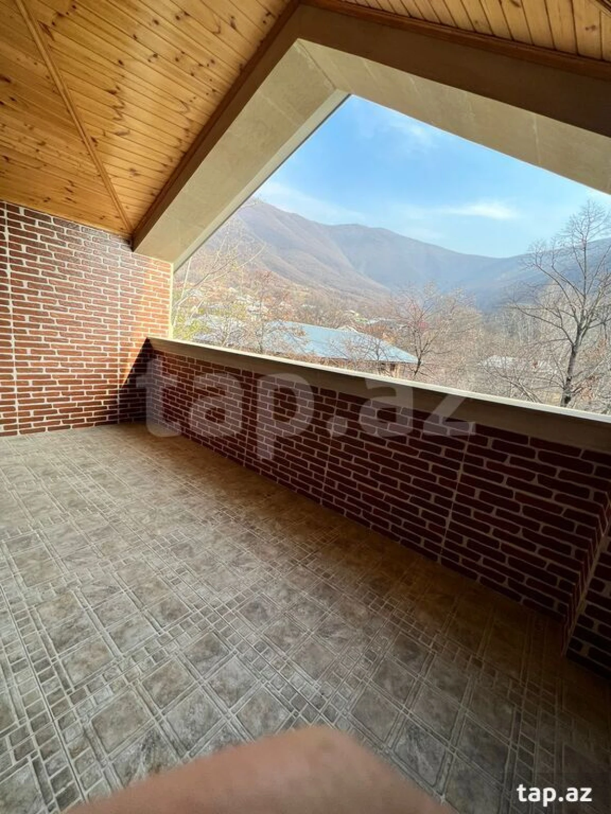 Kirayə verilir 7 otaqlı həyət evi