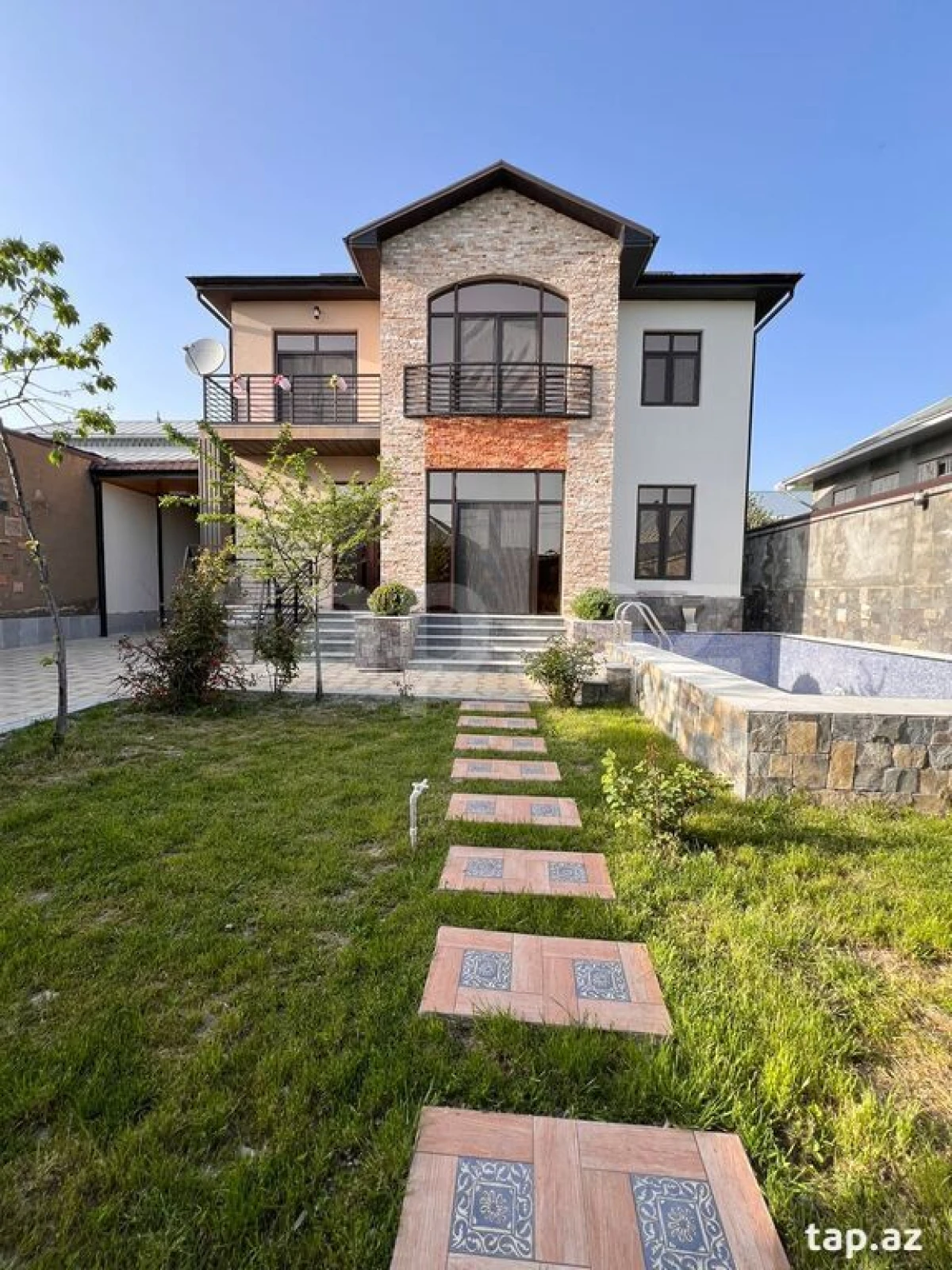 Kirayə verilir 6 otaqlı həyət evi