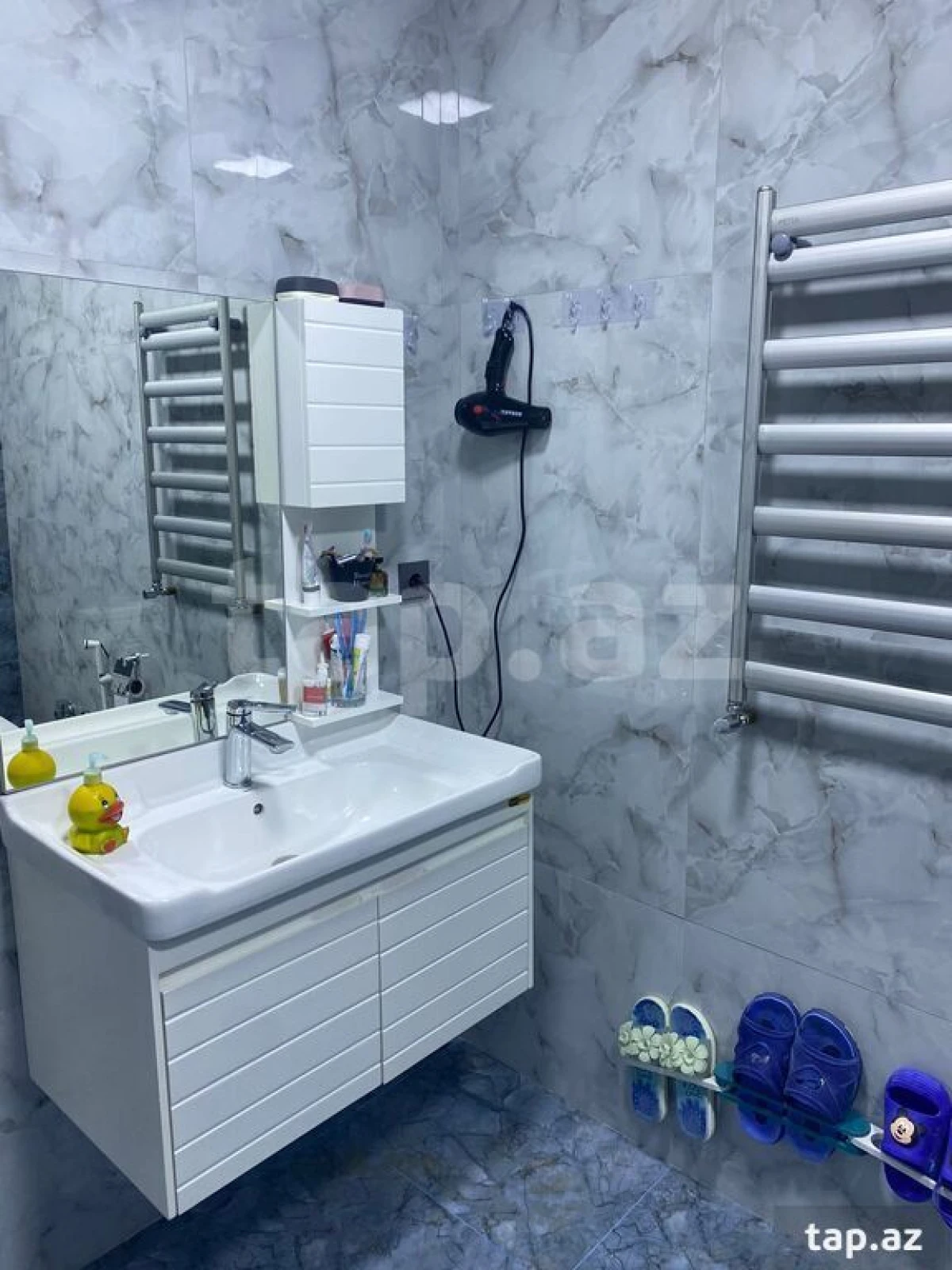 Kirayə verilir 3 otaqlı həyət evi