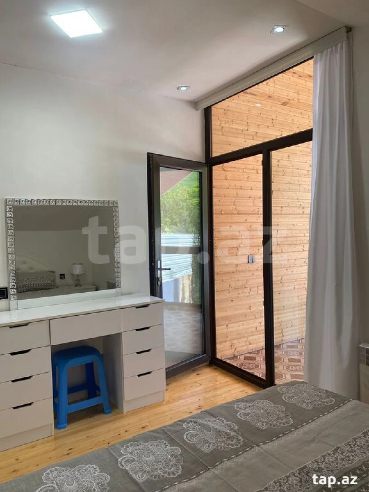 Kirayə verilir 3 otaqlı həyət evi