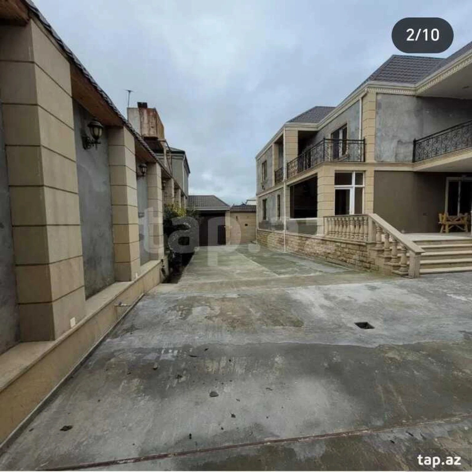 Satılır 7 otaqlı həyət evi 280 m²