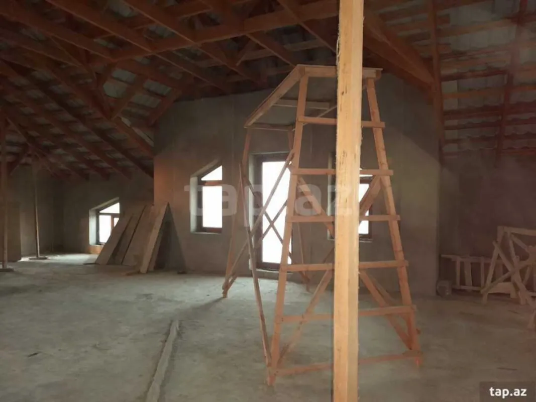 Satılır 7 otaqlı həyət evi 450 m²