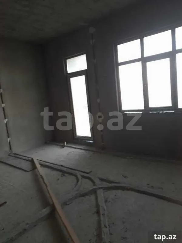 Satılır 7 otaqlı həyət evi 450 m²