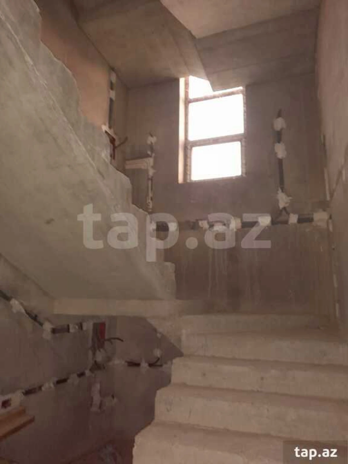 Satılır 7 otaqlı həyət evi 450 m²