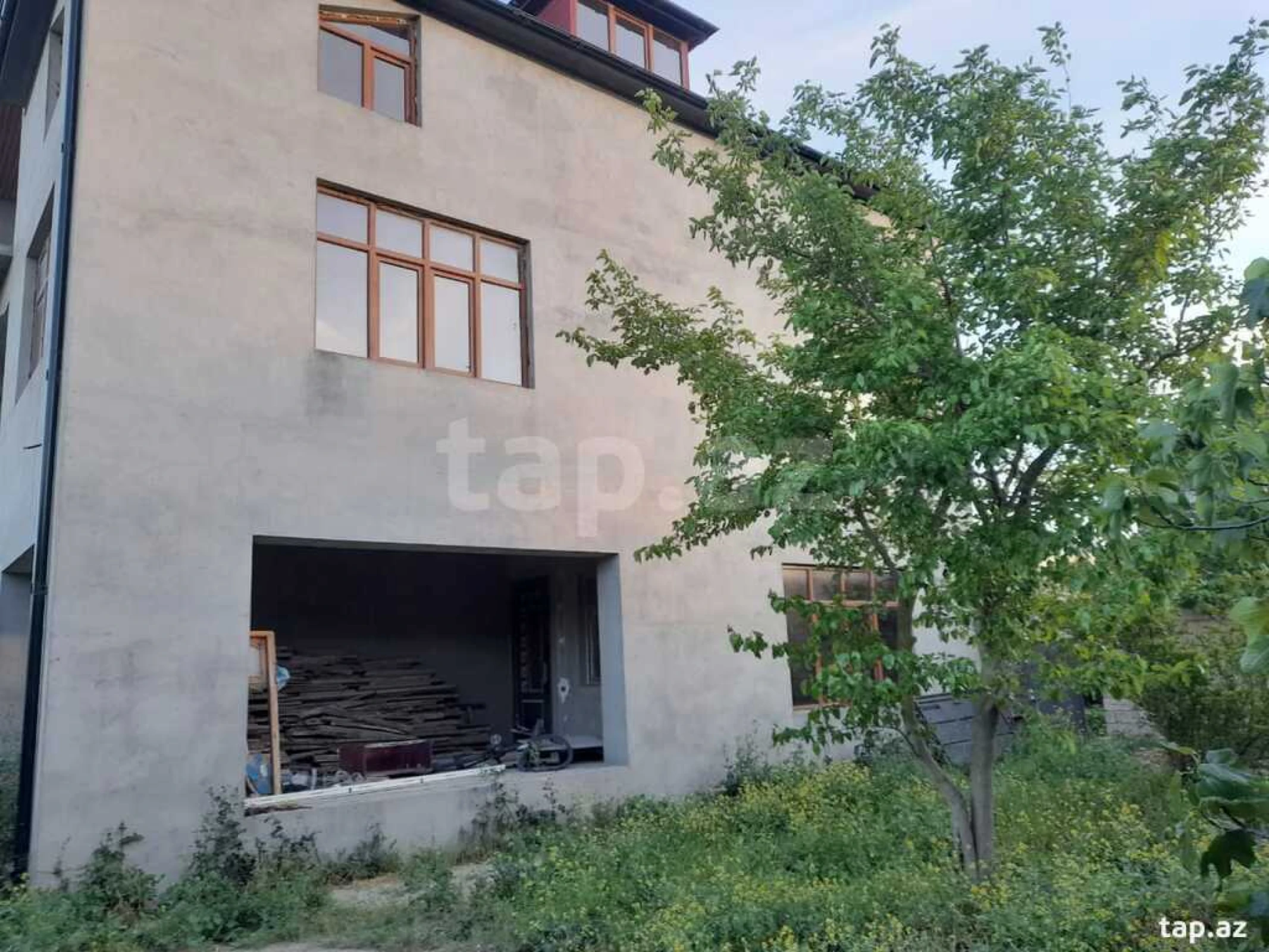Satılır 7 otaqlı həyət evi 450 m²