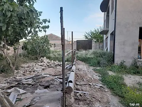 Satılır 7 otaqlı həyət evi 450 m²