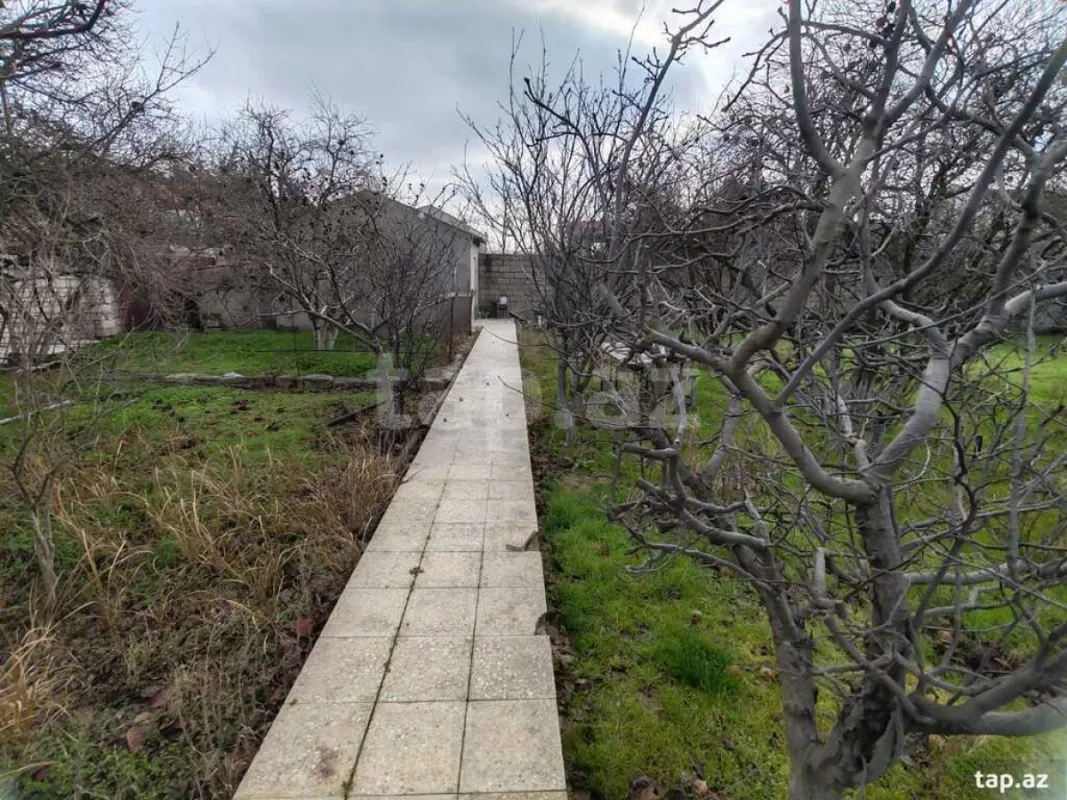 Satılır 7 otaqlı həyət evi