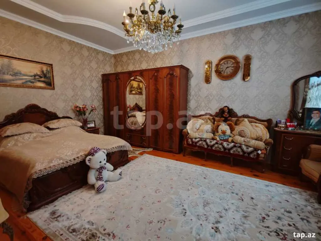 Satılır 7 otaqlı həyət evi