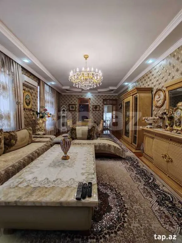 Satılır 7 otaqlı həyət evi