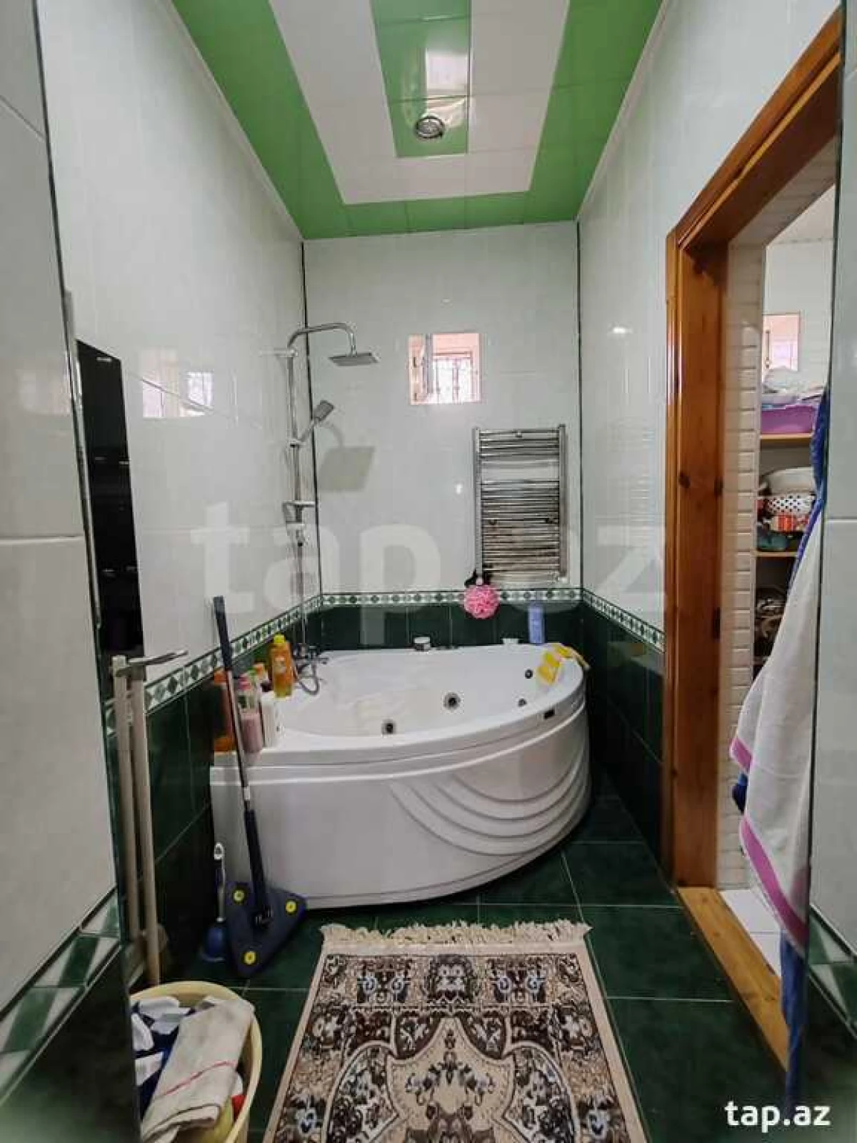 Satılır 7 otaqlı həyət evi