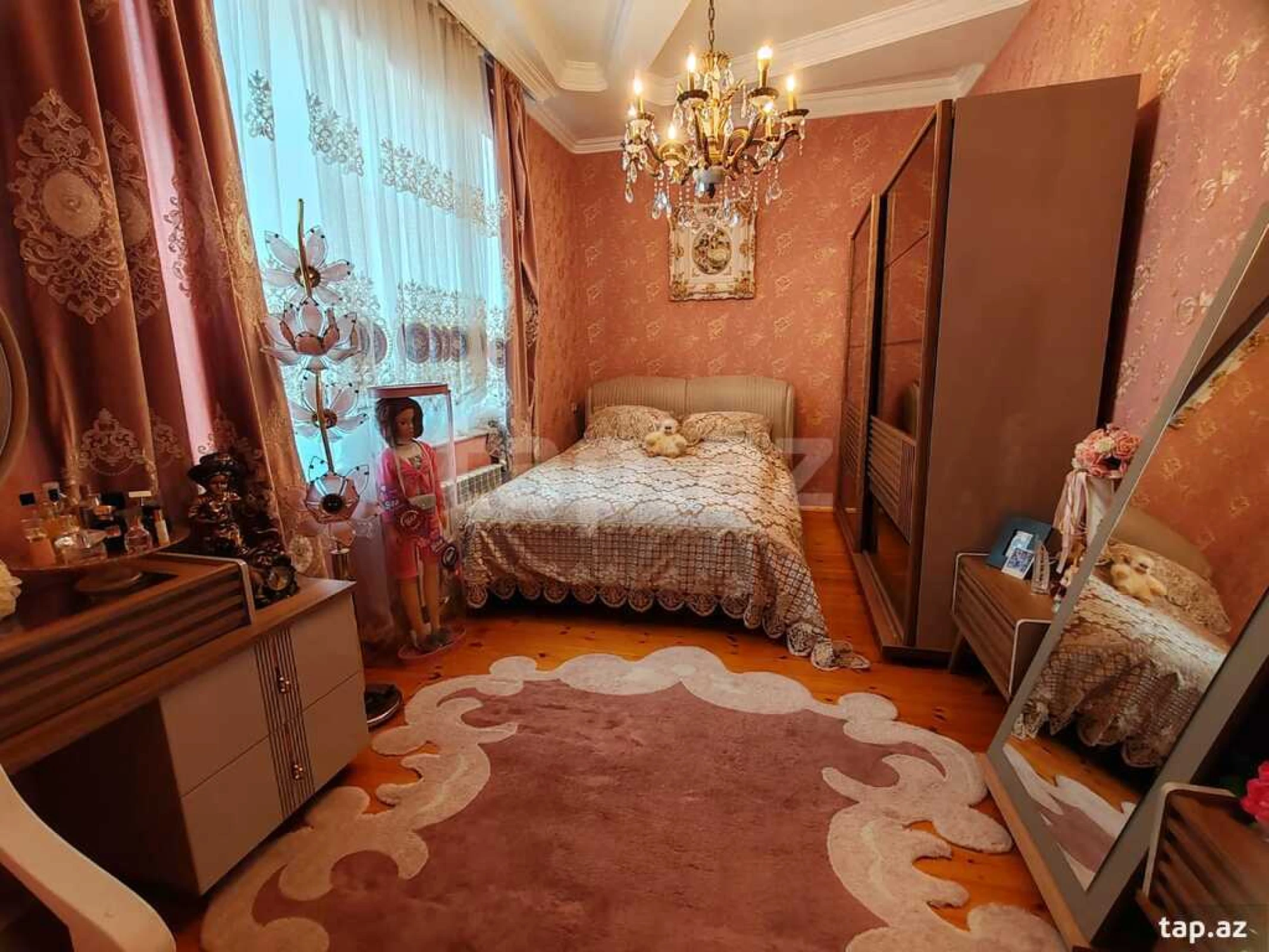 Satılır 7 otaqlı həyət evi