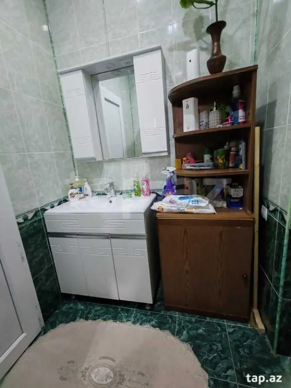 Satılır 7 otaqlı həyət evi