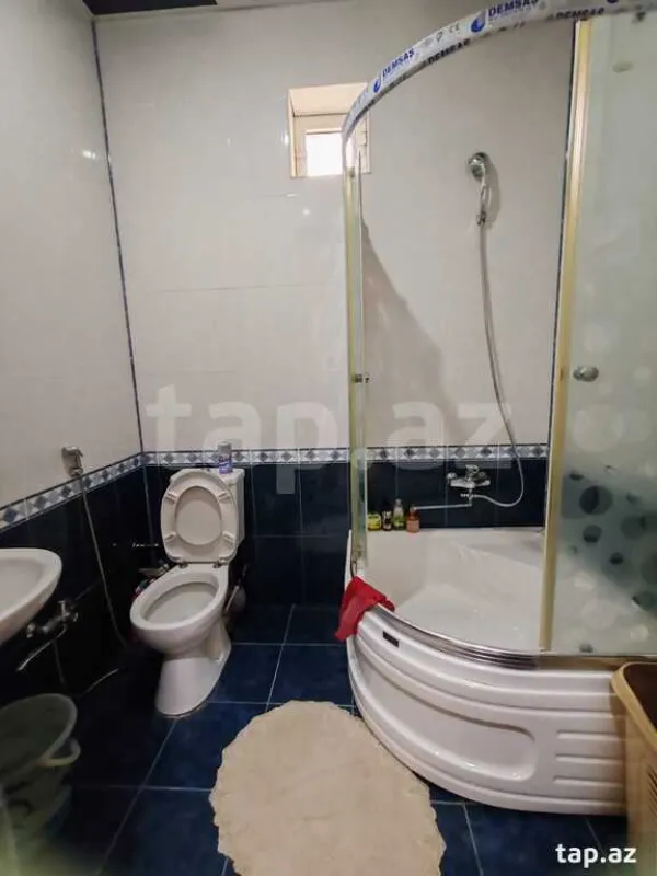 Satılır 7 otaqlı həyət evi