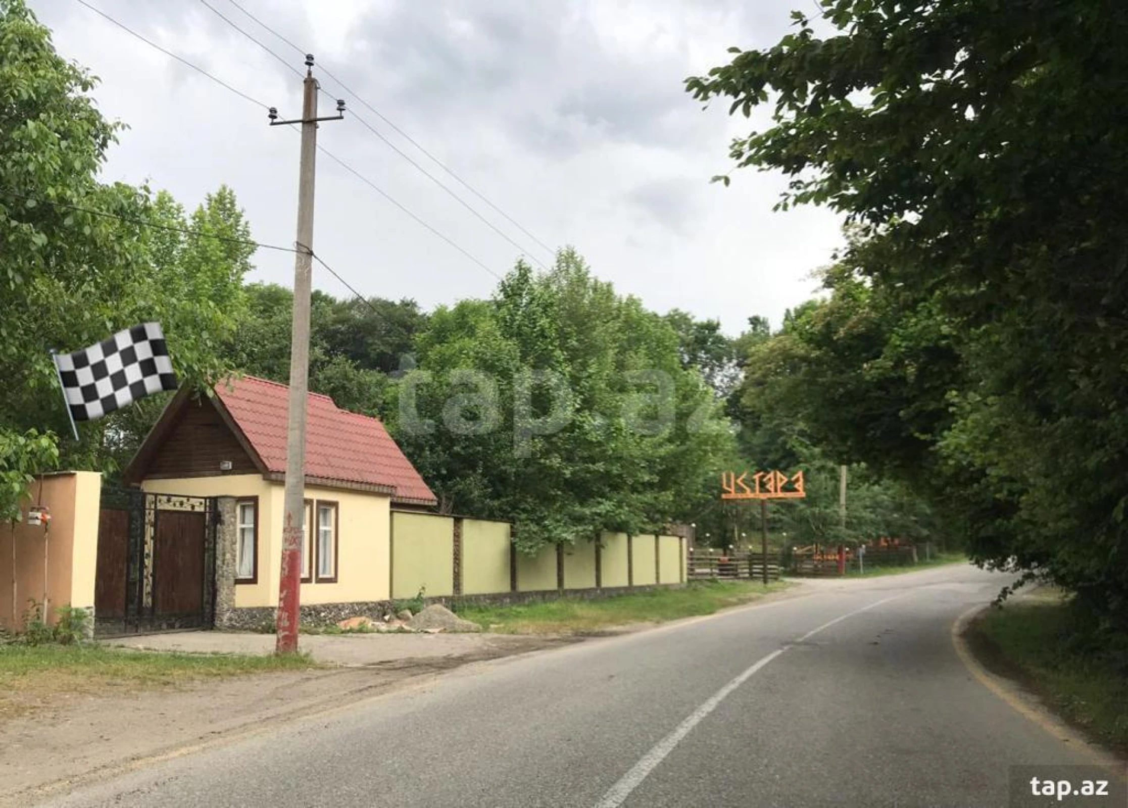 Kirayə verilir 7 otaqlı həyət evi