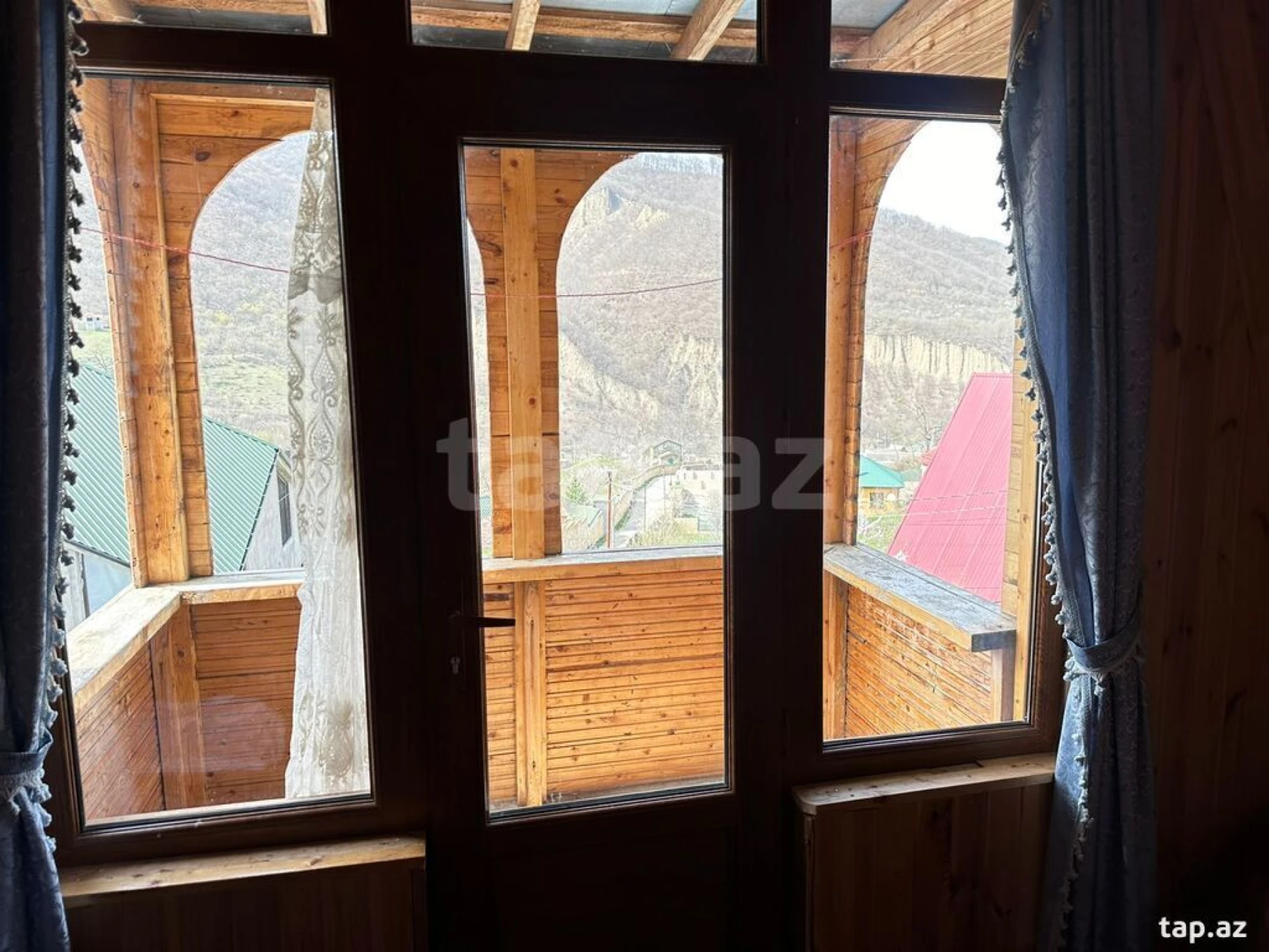 Kirayə verilir 3 otaqlı həyət evi