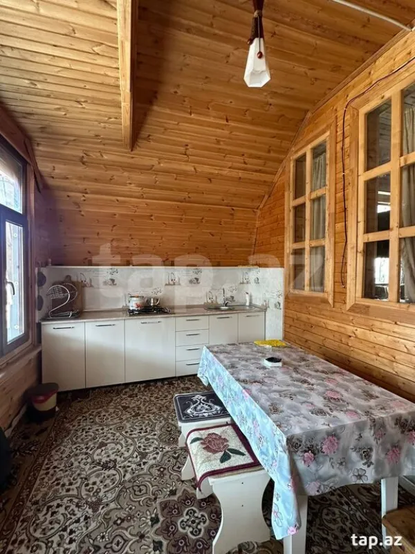 Kirayə verilir 3 otaqlı həyət evi